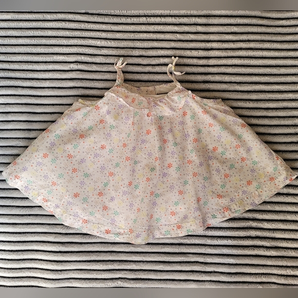 Gap Baby Girl Flower Sleeveless Top Size 6-12 Months - Picture 1 of 3